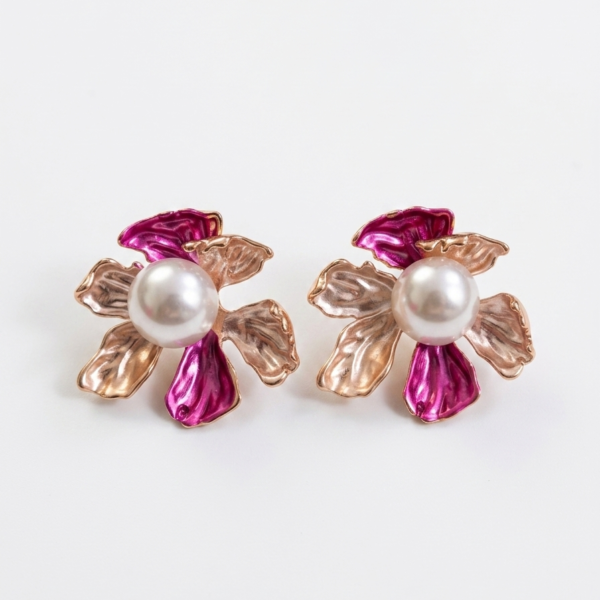 Chic pink flower pearl stud earrings