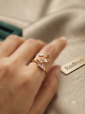 Elegant dual leaf band ring with sparkling AD stones.